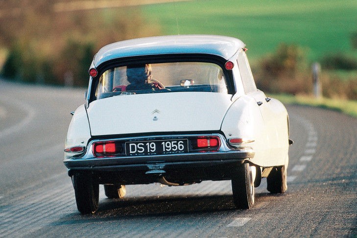 名車シリーズ】写真で振り返る50年代のカルトカー シトロエンDS物語