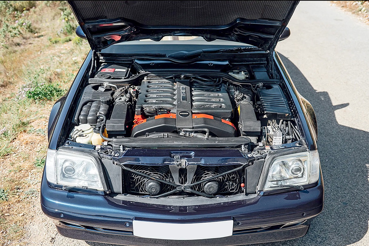 写真を見る】【このモンスターSLなんぼ？】史上最高のV12搭載のR129