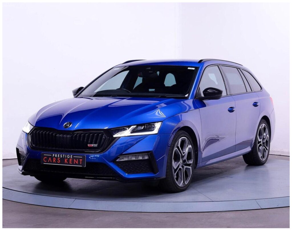 オススメ並行輸入車 ディーラー中古車在庫｜シュコダ オクタビア エステート2.0TSI vRS 7DSG 右ハンドル