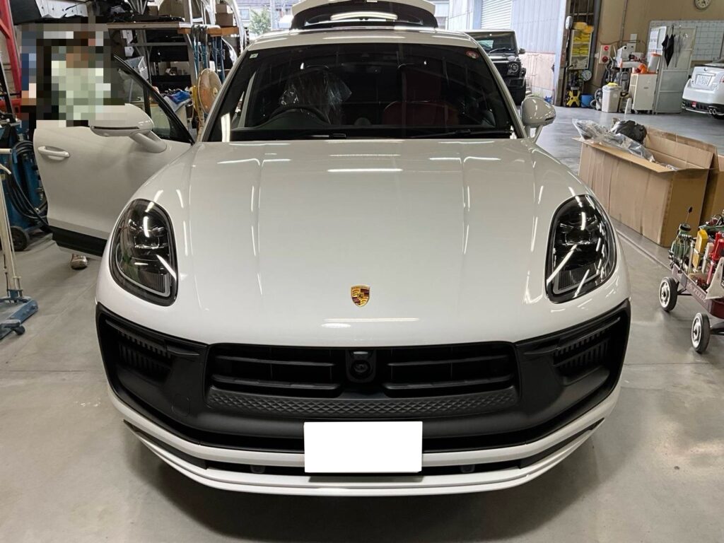 兵庫県　フジオートサービス様　施工事例　　Porsche Macan